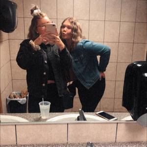 Meet your Posher, Candace